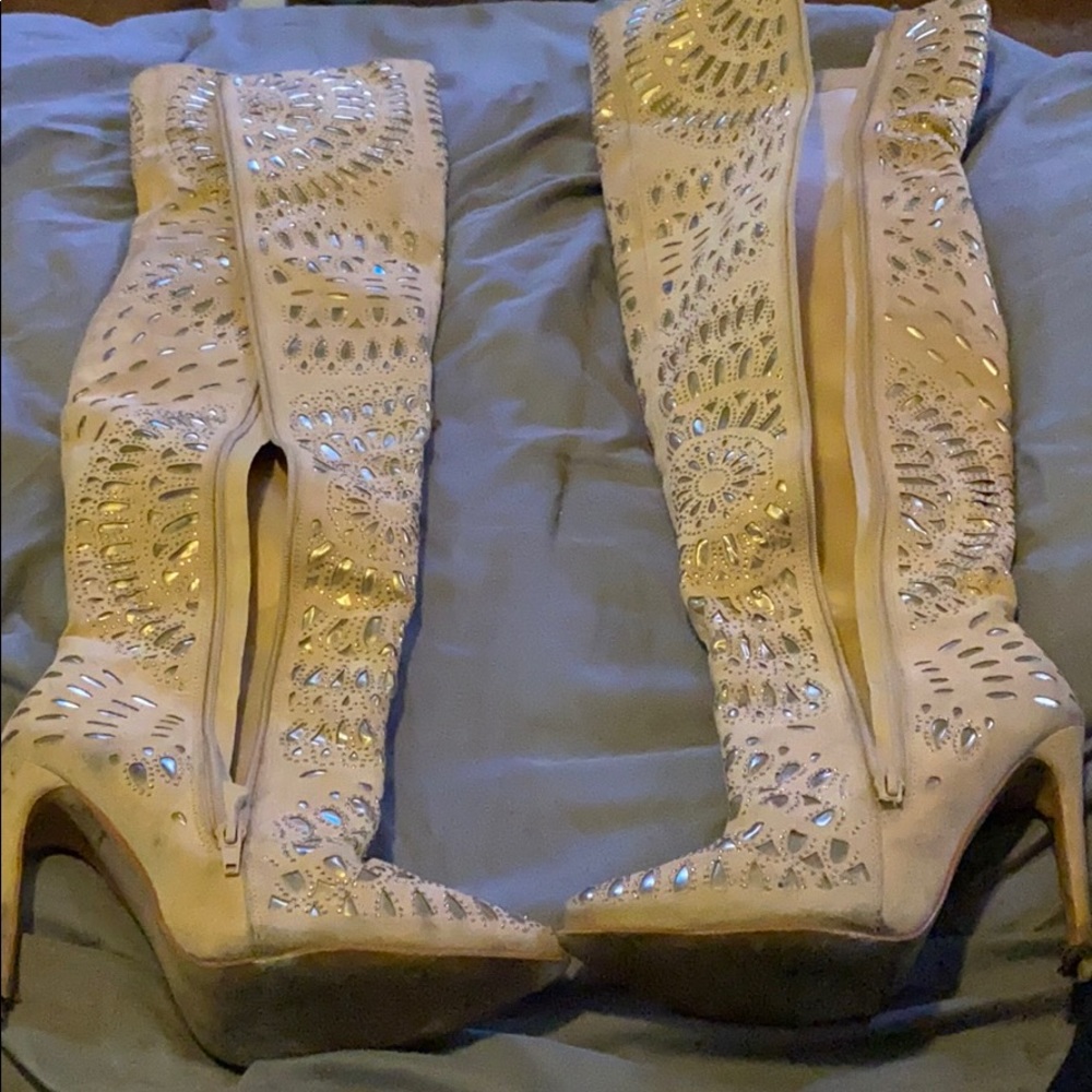 Vigo Fiore knee high heels